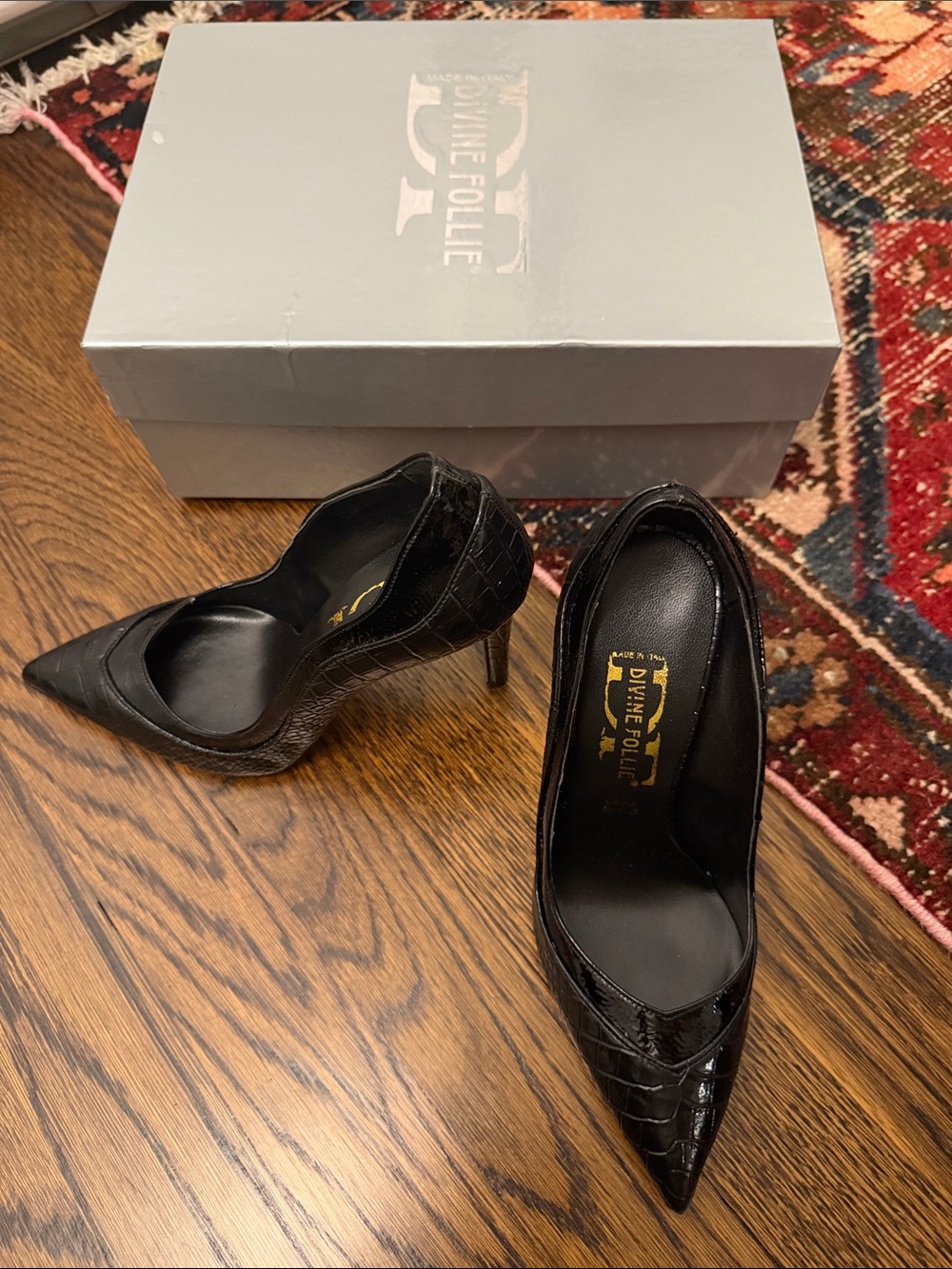Divine Follie Black Croc Embossed Pointed Toe Heels Pumps Stilettos / EU 35